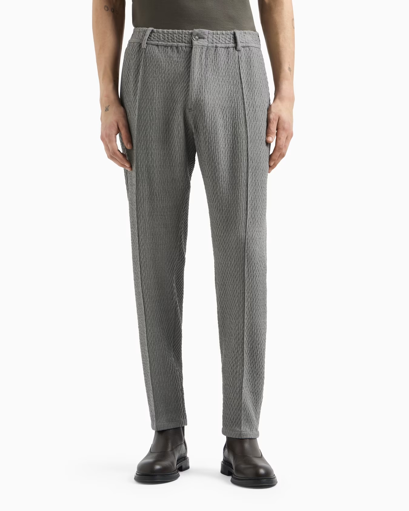 Chinos in 3D-effect virgin-wool stretch-jersey knit with ribs 2 Chinos in 3D-effect virgin-wool stretch-jersey knit with ribs