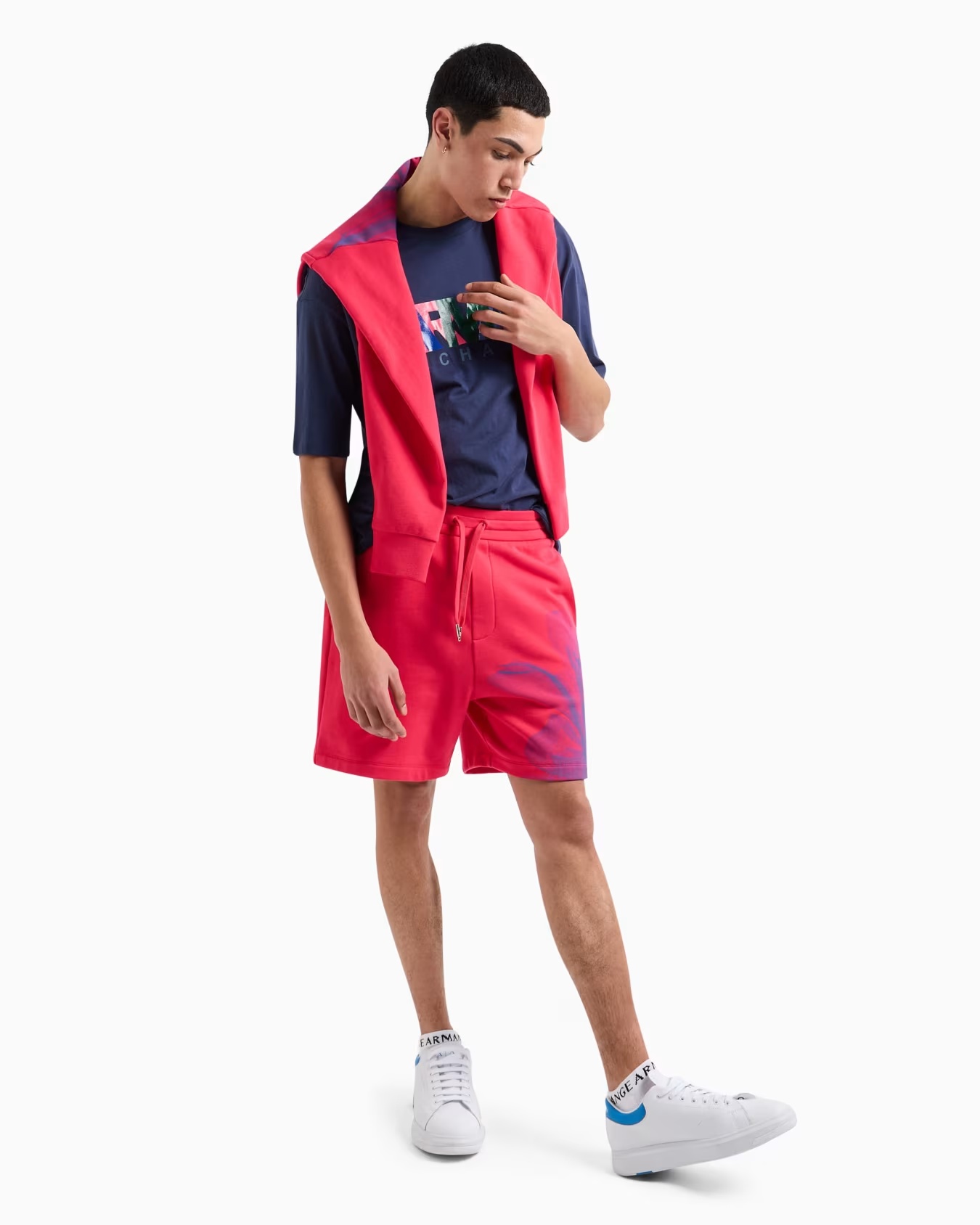 Relaxed fit T-shirt with round neck and logo 4 Relaxed fit T-shirt with round neck and logo