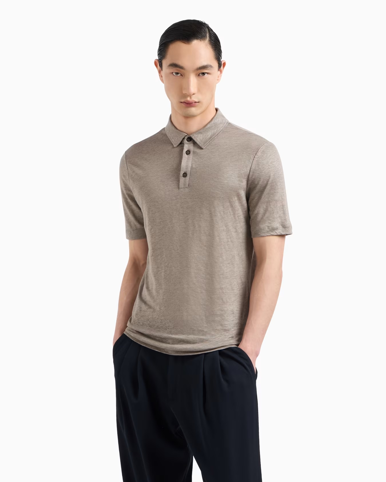 Short-sleeved polo shirt in pure linen jersey 4 Short-sleeved polo shirt in pure linen jersey