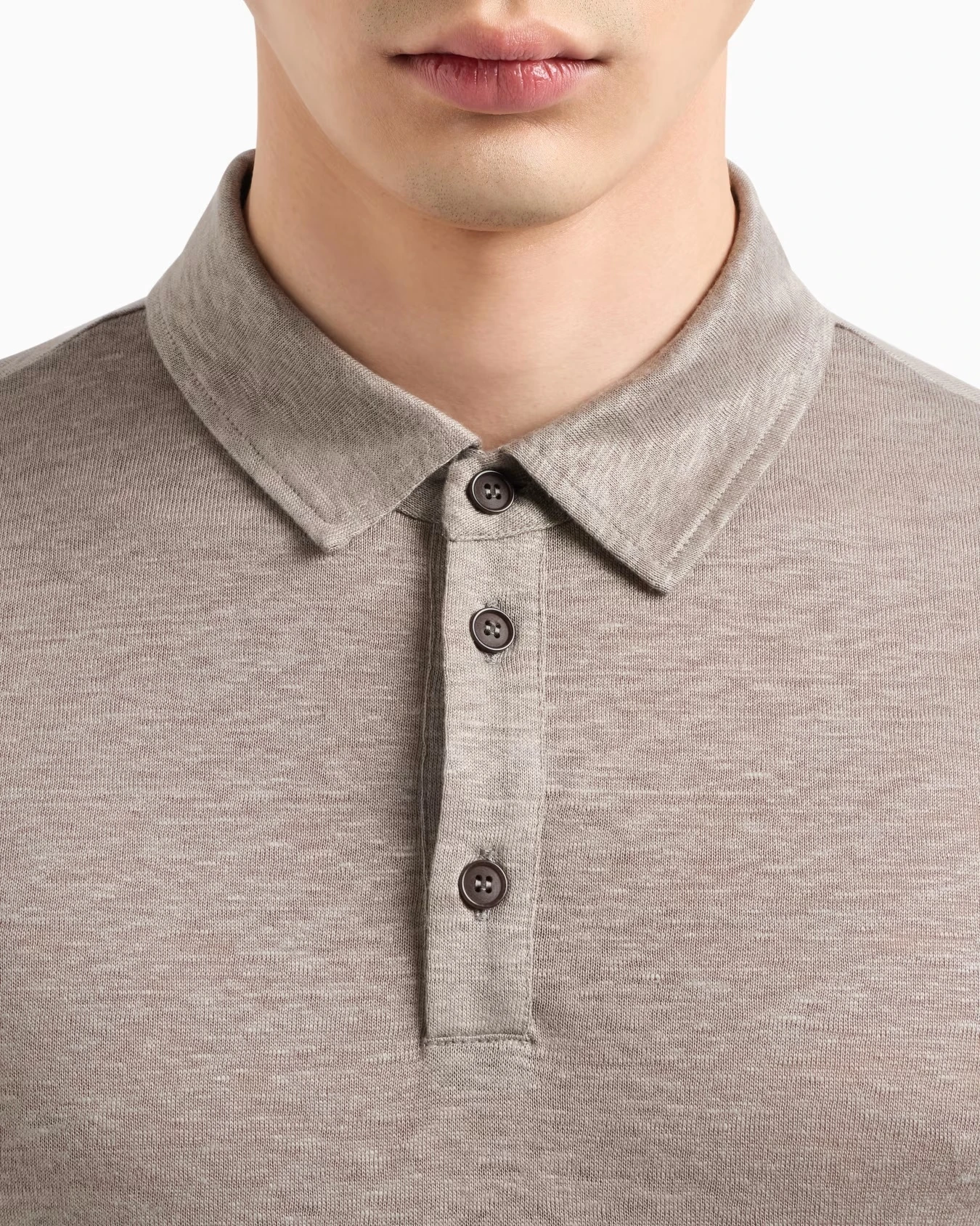 Short-sleeved polo shirt in pure linen jersey 5 Short-sleeved polo shirt in pure linen jersey
