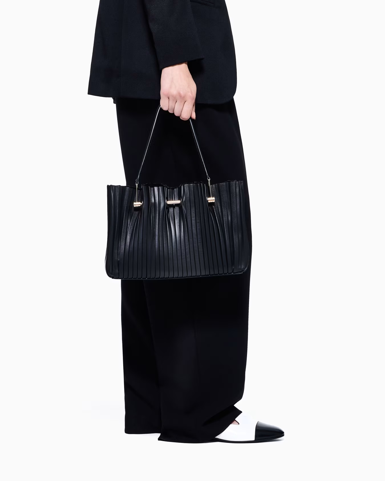 Small shopper bag in pleated nappa leather 6 Small shopper bag in pleated nappa leather
