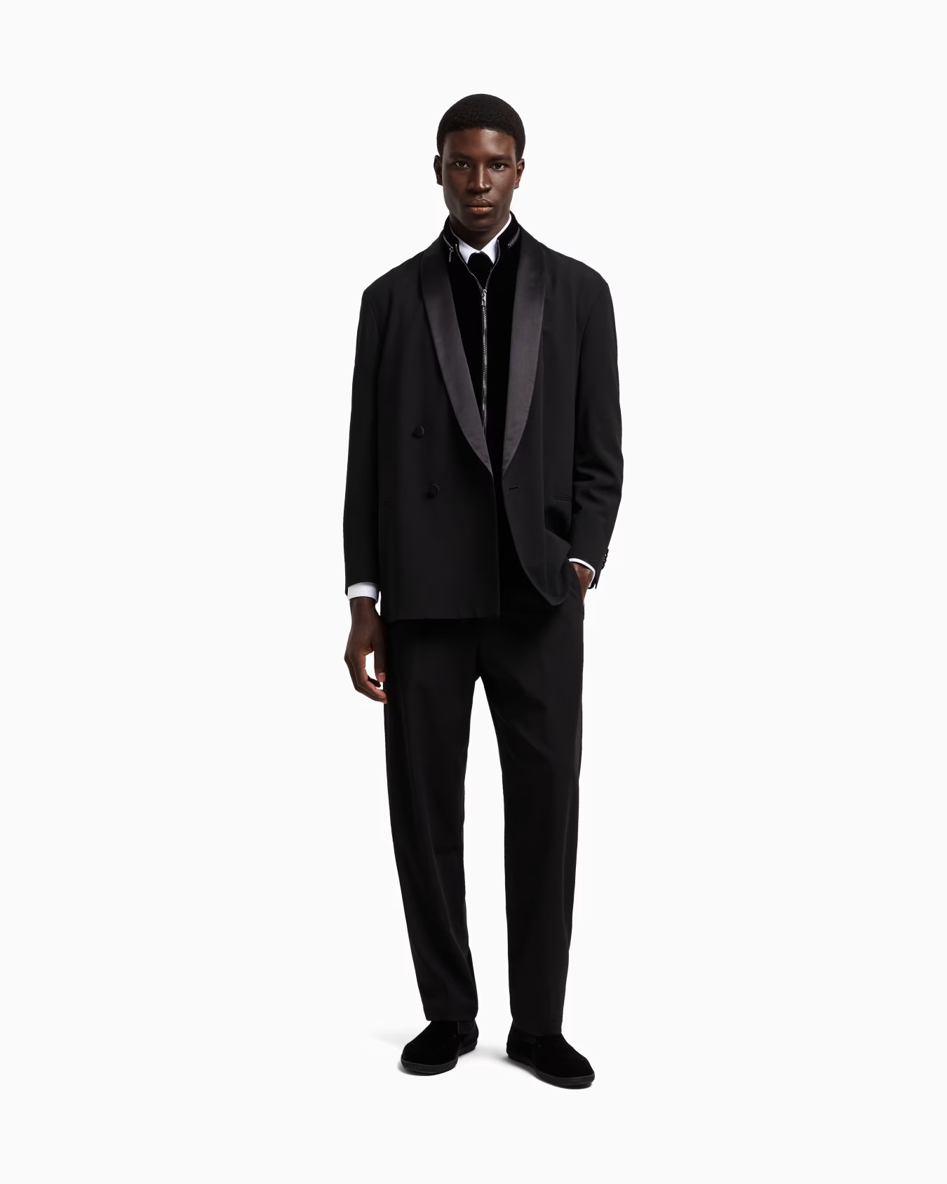 Double-breasted tuxedo in pure virgin wool crêpe 2 Double-breasted tuxedo in pure virgin wool crêpe