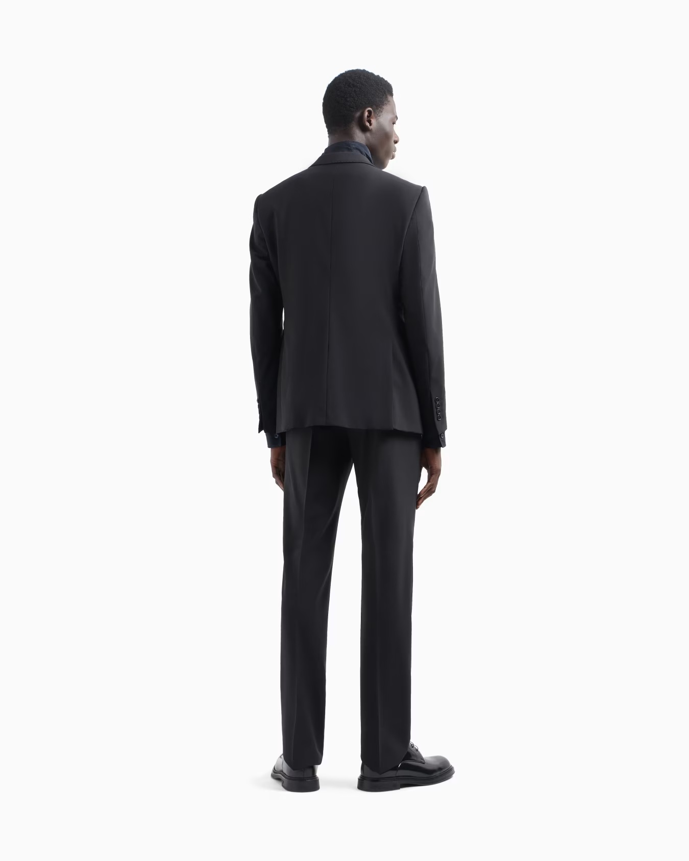Single-breasted suit in virgin-wool two-way stretch canvas 3 Single-breasted suit in virgin-wool two-way stretch canvas