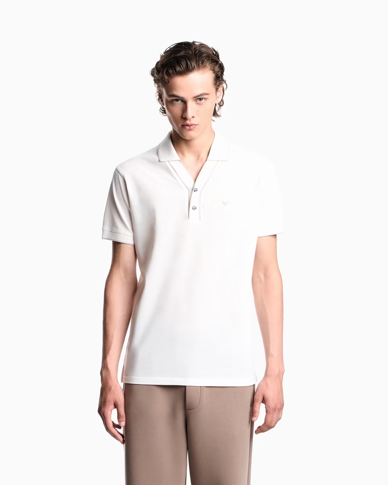 Piqué polo shirt with contrasting edges 4 Piqué polo shirt with contrasting edges