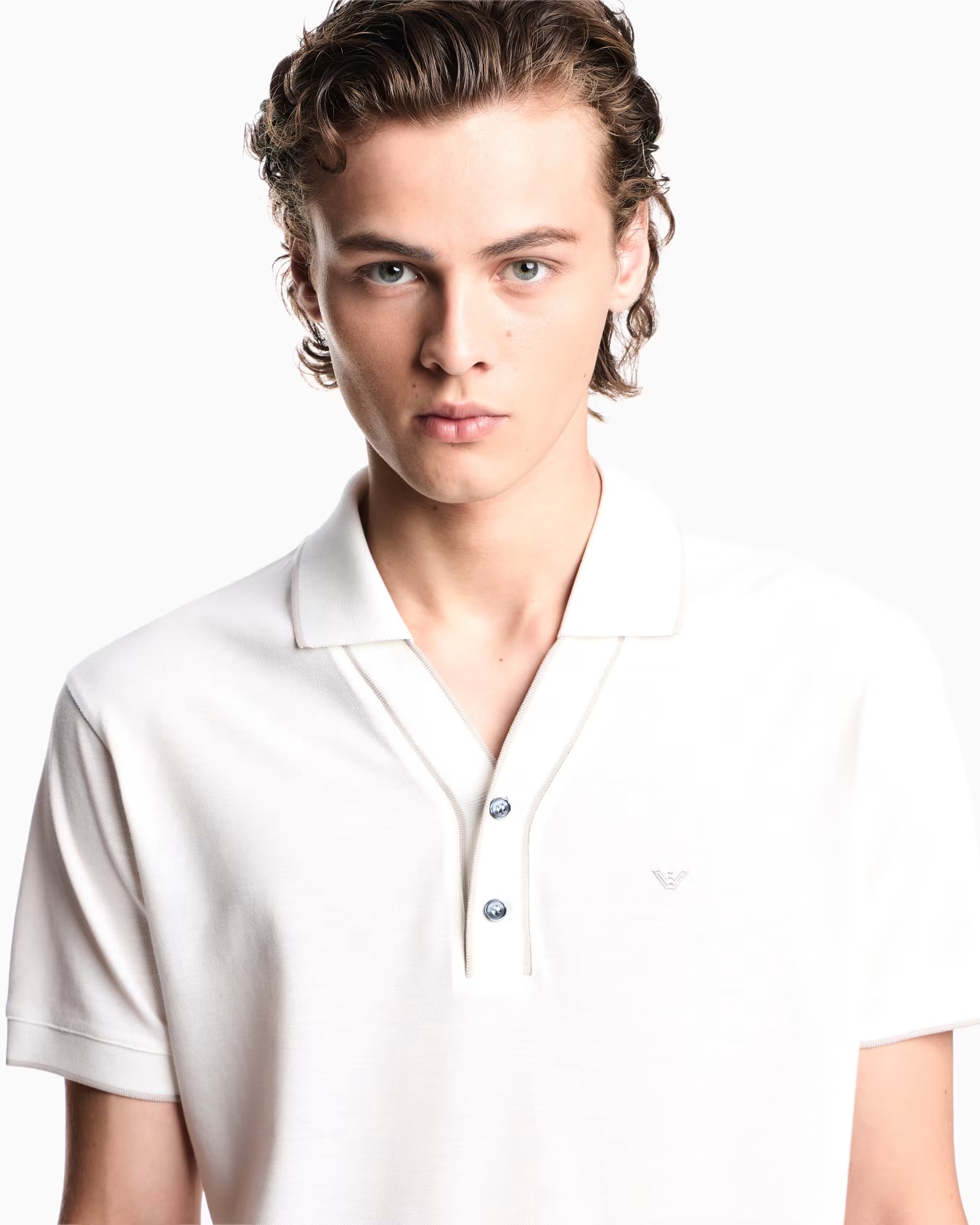 Piqué polo shirt with contrasting edges 5 Piqué polo shirt with contrasting edges